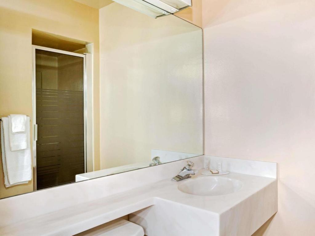 Howard Johnson By Wyndham South Lake Tahoe Extérieur photo