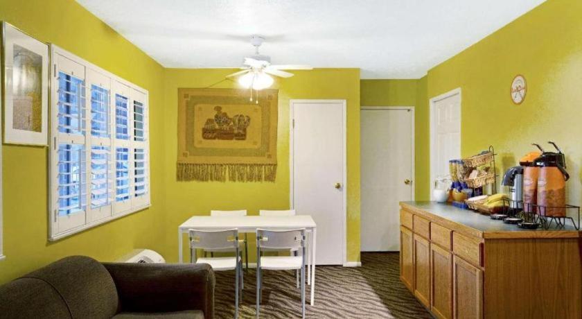 Howard Johnson By Wyndham South Lake Tahoe Extérieur photo